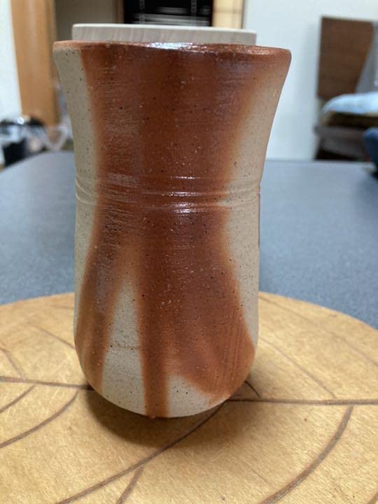 金重晃介作　有名作家備前焼緋麦酒呑お値下げしました。 金重晃介 作 「備前緋襷麦酒呑」 ～備前焼専門卸小売店 川口陶楽苑～